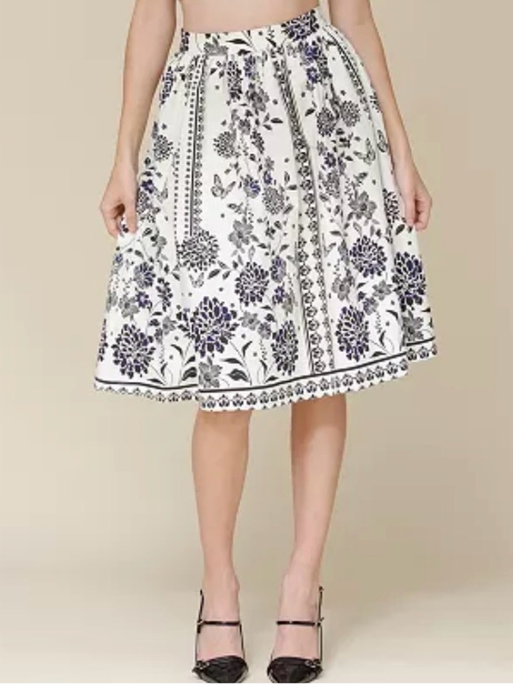 Last Chance 👋 Avec Les Filles Cream Skirt with Blue, Navy, and Black Floral Prin
